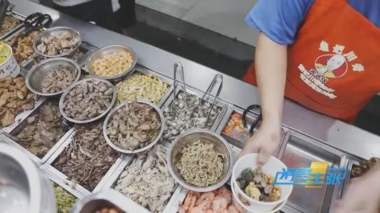 DƬ